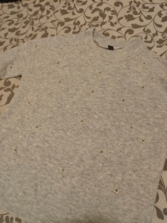 Jersey gris adornado Primark