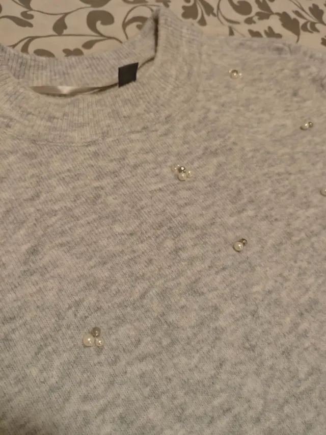 Jersey gris adornado Primark