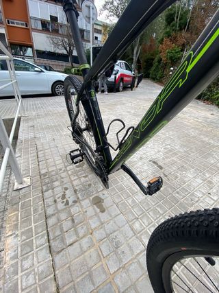 Bicicleta de Montaña Negra y Verde