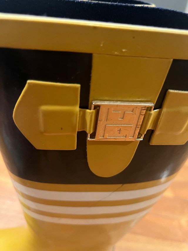 Botas de agua Tommy Hilfiger amarillas y negras