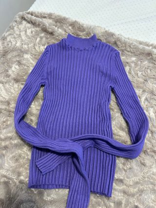 Jersey Bershka morado cuello alto