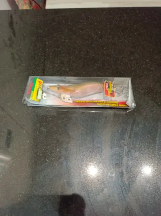 Yamashita EGI-00 Señuelo Pesca Caja Abollada