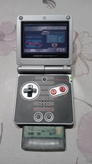 Nintendo Game Boy Advance SP + accesorios
