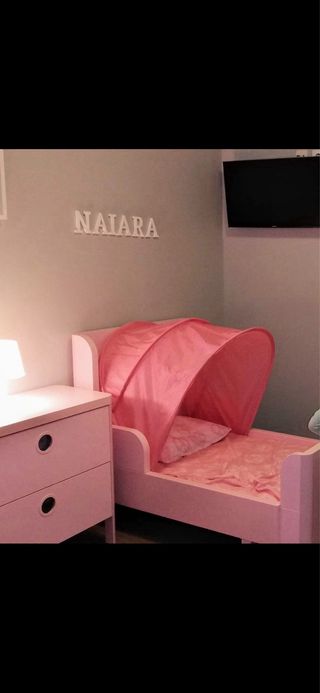 2 letti rosa per bambini con materassi