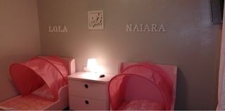 2 letti rosa per bambini con materassi