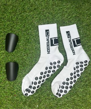 Calcetines, espinilleras y sujeta espinilleras