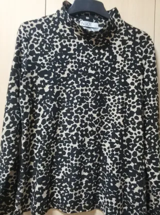 Camiseta Inside estampado animal print