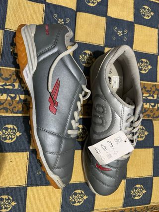 Zapatillas de fútbol Atltico plateadas