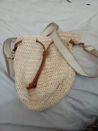 Bolso de rafia beige