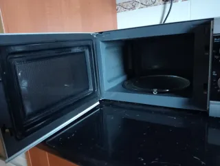 Microondas DeLonghi acero inoxidable