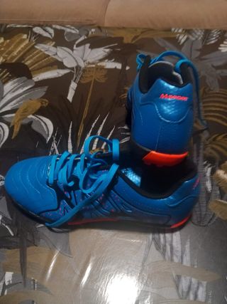 Botas multitaco Msport azules y rojas