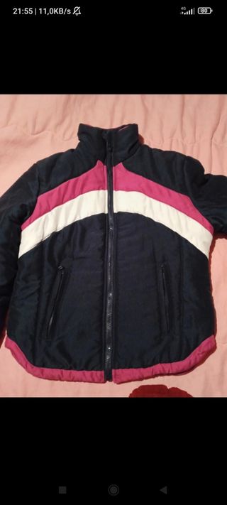 Cazadora acolchada azul marino y rosa