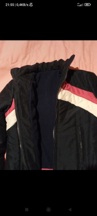 Cazadora acolchada azul marino y rosa