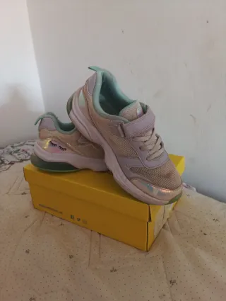 Zapatillas deportivas niña doradas y verdes