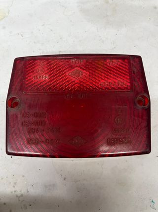 Tulipa faro trasero para derbi