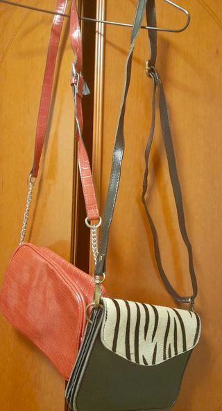 2 Bolsos Pequeños Stradivarius Rojo y Negro