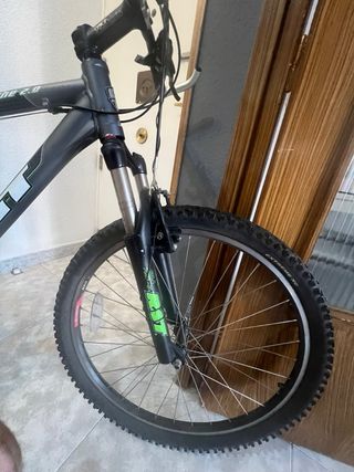 Bicicleta GT Avalanche 2.0