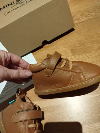 Botas de cuero para bebé Mini Shuu. Barefoot