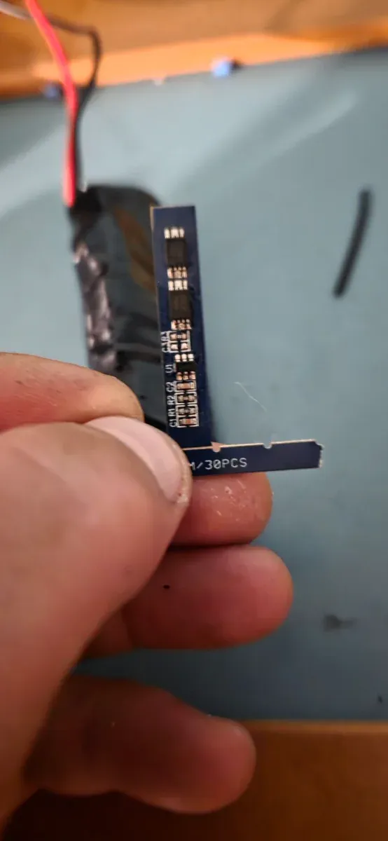 3.6volt 5 ampere 21700 con bms integrato