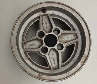 485-TAPAS LLANTAS FORD FIESTA Y CAPRI