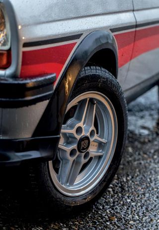 485-TAPAS LLANTAS FORD FIESTA Y CAPRI