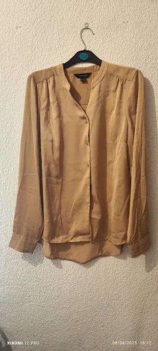 Blusa dorada Primark talla S