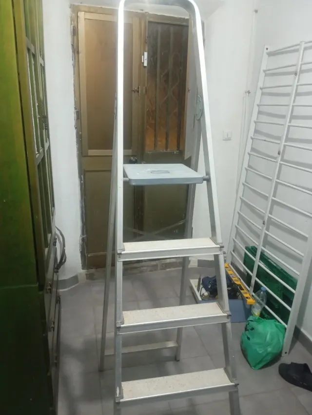 Escalera aluminio 6 peldaños