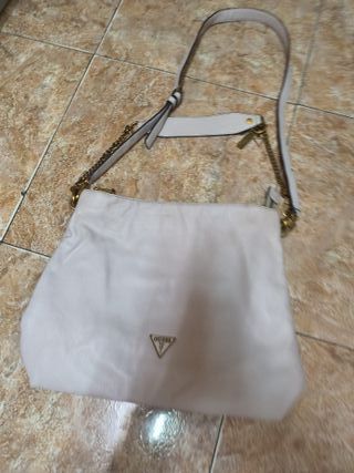 Bolso Guess Blanco y Dorado