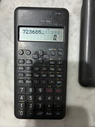 Calculadora Casio fx-82MS