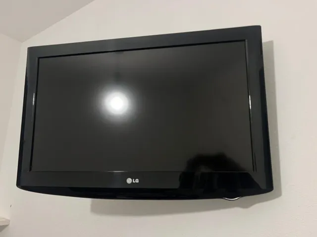 TV LG 32 con soporte pared
