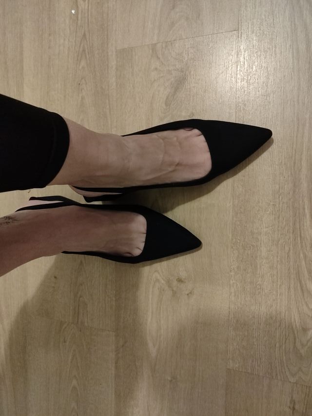 Zapatos salón destalonados negros