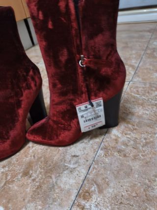 Botas rojas de terciopelo talla 35
