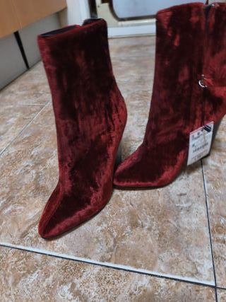 Botas rojas de terciopelo talla 35
