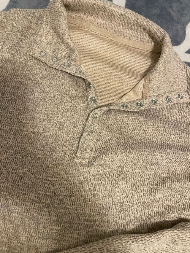 Jersey beige con botones