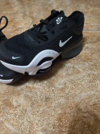Tenis Nike Negro y Blanco