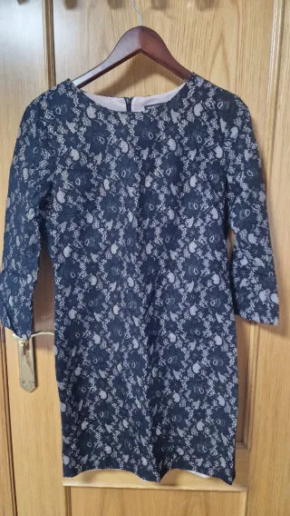 Vestido de tirantes con volantes y estampado flora