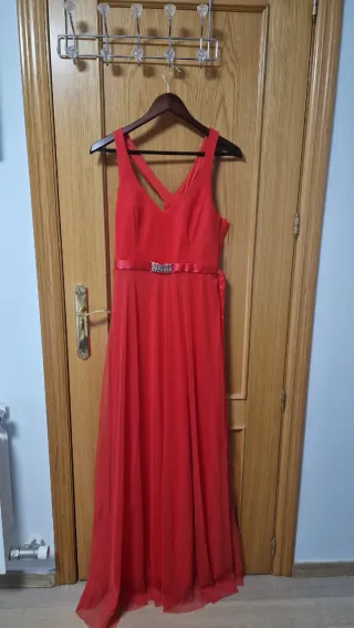 Vestido de tirantes con volantes y estampado flora
