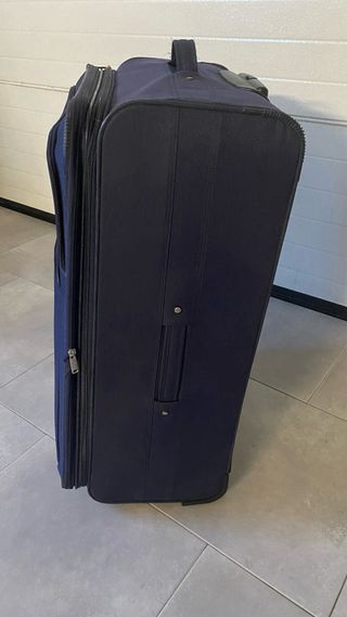 Maleta grande azul con ruedas