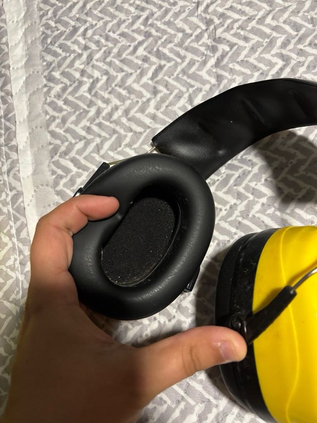 Cascos protectores anti ruido 1 amarillo y 1 verde