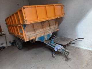 Remolque agrícola naranja