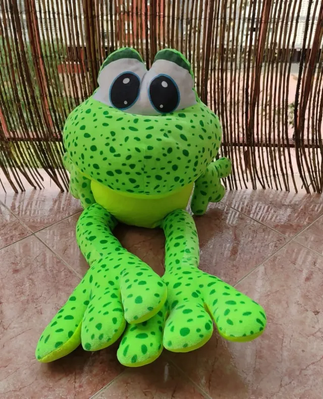 Peluche Rana Gigante de regalo zorro neón gratis