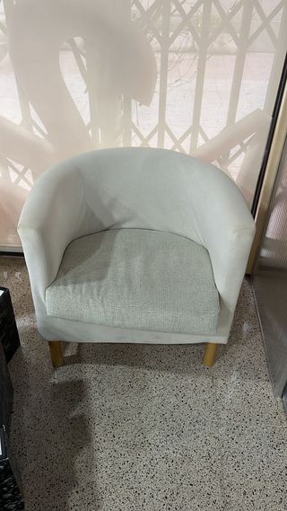 Sillón blanco de tela