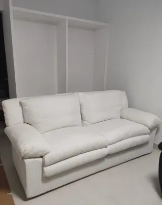 Sofá 2 plazas blanco de pluma + mesa de regalo