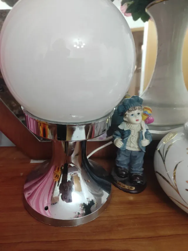 Lámpara de noche bola cristal blanco y metal