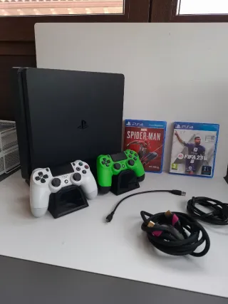 PS4 Slim Negra + 2 Mandos + Juegos