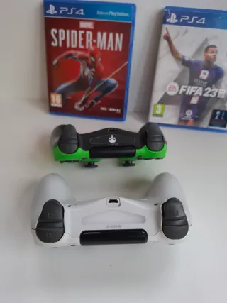 PS4 Slim Negra + 2 Mandos + Juegos