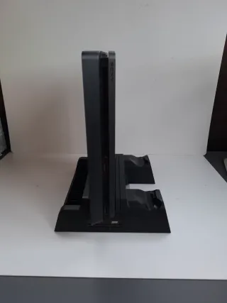 PS4 Slim Negra + 2 Mandos + Juegos