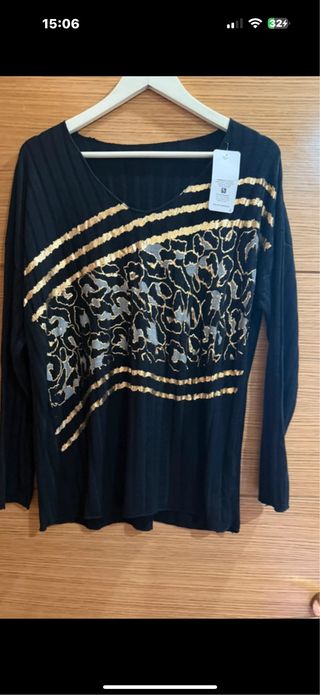 Jersey Negro con Estampado Animal Print Dorado