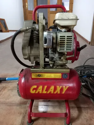 Compressore Galaxy mod. T220 + cuore del palmo e tubo