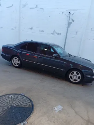 Mercedes-Benz Clase E 2001